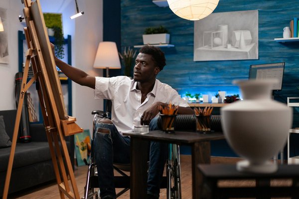 How Should UK Candle Makers Use Pinterest to Show DIY Craft Ideas?